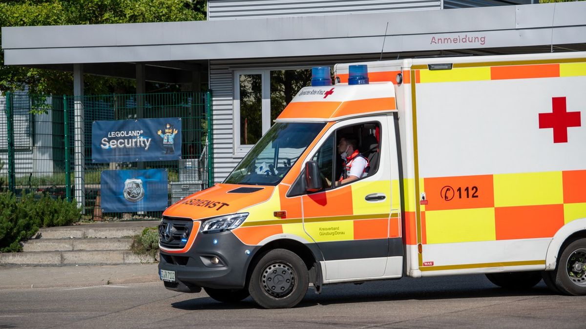 Achterbahnzüge sind im Legoland in Deutschland zusammengestoßen.  Mehr als 30 Verletzte
